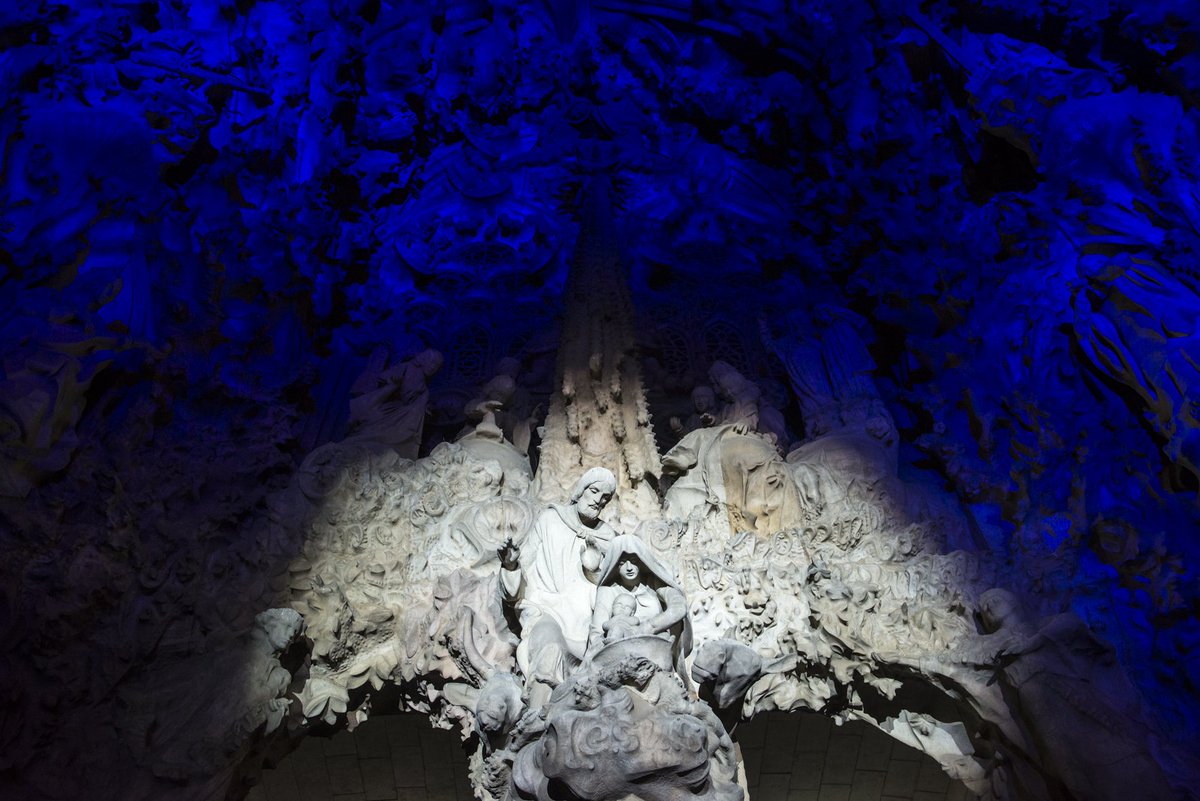 sagradafamilia's tweet photo. From the #SagradaFamília we wish you a great Christmas Eve! https://t.co/yzKBxGEGrZ