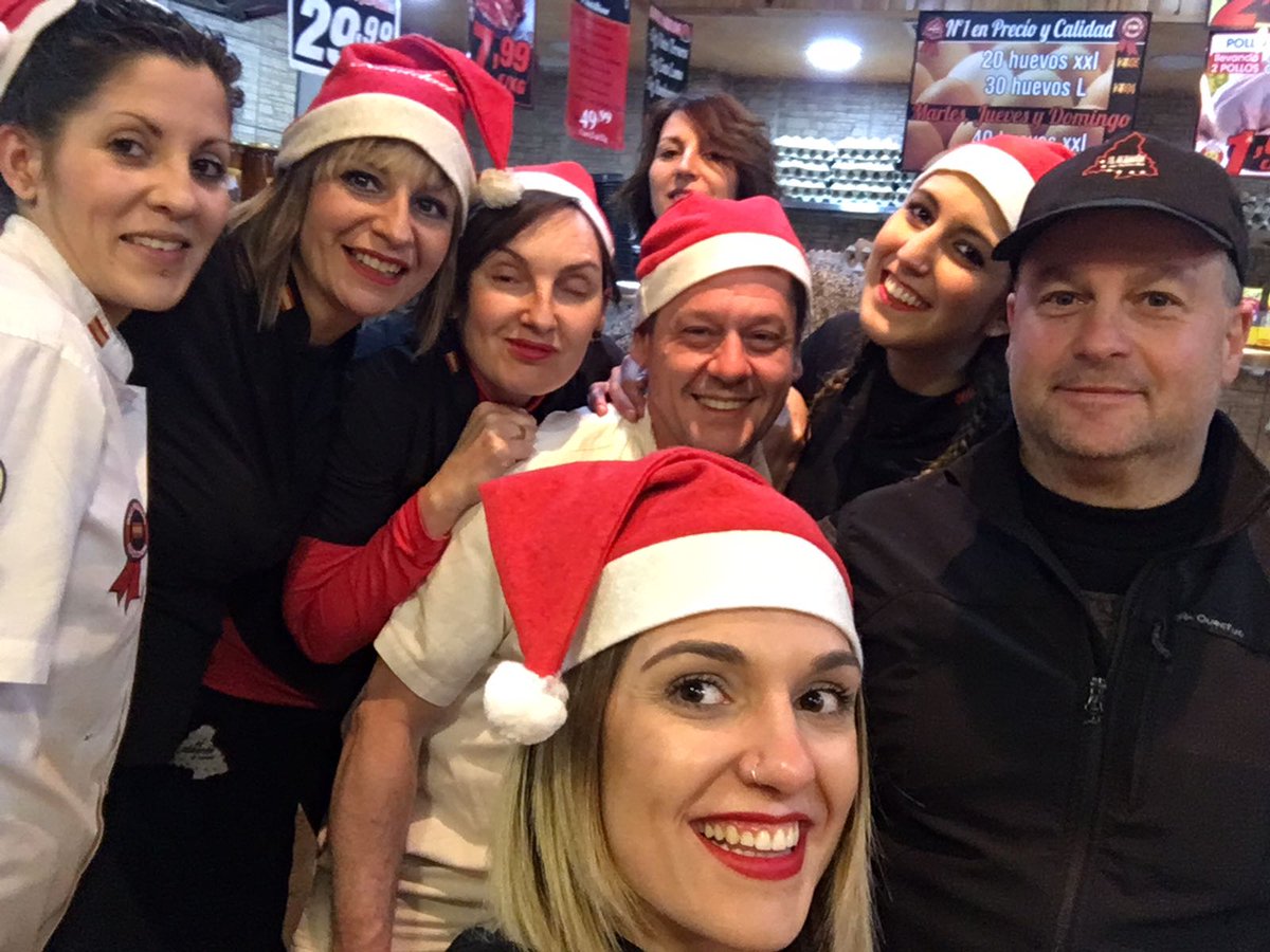 almacendecarnes's tweet photo. EL ALMACÉN DE CARNES DE #HUMANES DE MADRID LES DESEA FELICES FIESTAS https://t.co/CXkZELHgaJ