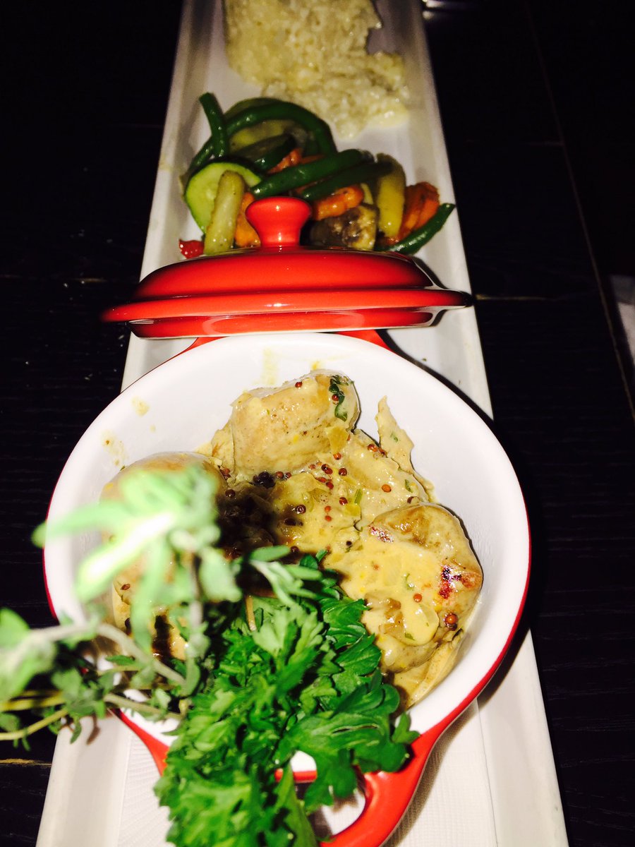 TheLaurentians's tweet photo. Bistro Lounge Garçons in Sainte-Adèle ! #sainteadele #TheLaurentians #Laurentides #foodies #bistrofrancais https://t.co/KoZywRhSGp