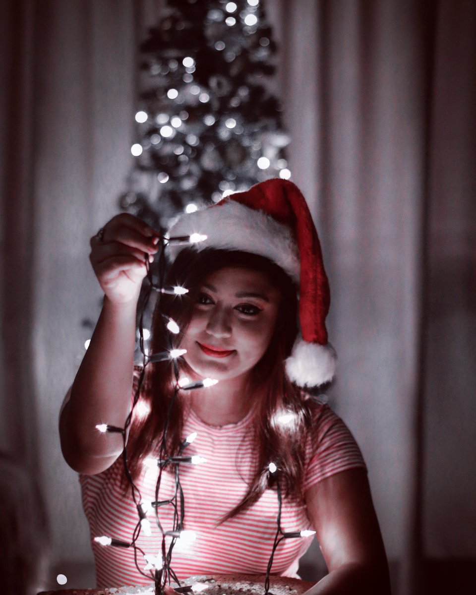 pamela_fashref's tweet photo. Happy Holidays to all🎄 @blogginggals #fblchat #BloggingGals #ChristmasEve #festiveseason https://t.co/Tx6gh2SRup