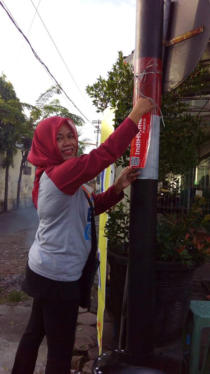 ote997's tweet photo. @parwi66 @_Funtastic5_ @CCMTREG5 #CCMTREG5 #CCMEVENT #WITELKDR Kediri 231216 dg smangat Bu Dewi tmpl stiker IndiHome https://t.co/aMCdTMtSUx