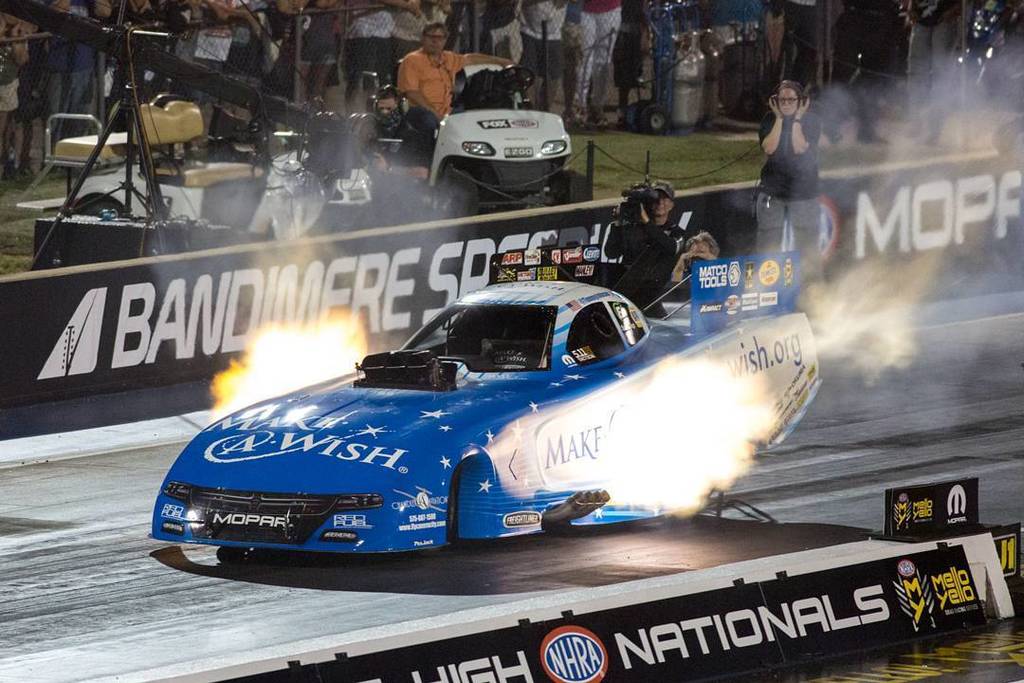 threar's tweet photo. Such an amazing sound.
#nitrocar #nitro #nitroracing #dragcar #drag #dragracing #smoke #f… https://t.co/p82TkXJeyS https://t.co/3iAXGNmhs2