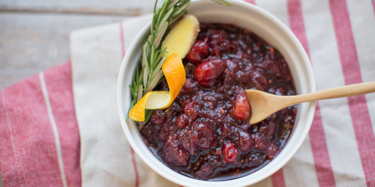 #Cranberrysauce is for all #holidays! This one, with rosemary &amp; ginger, comes together in under 20 mins. #Recipe: ow.ly/OdZ33070jUa