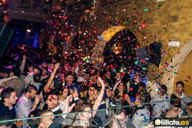 Hoy te esperamos en bereber desde las 00h con el mejor ambiente!!!! 
<a href="/CarlosSlork/">Carlos Slork</a> en cabina, las mejores cachimbas <a href="/dkchimbeo/">dkchimbeo</a> ,patios...🎅🏻🤶🏻