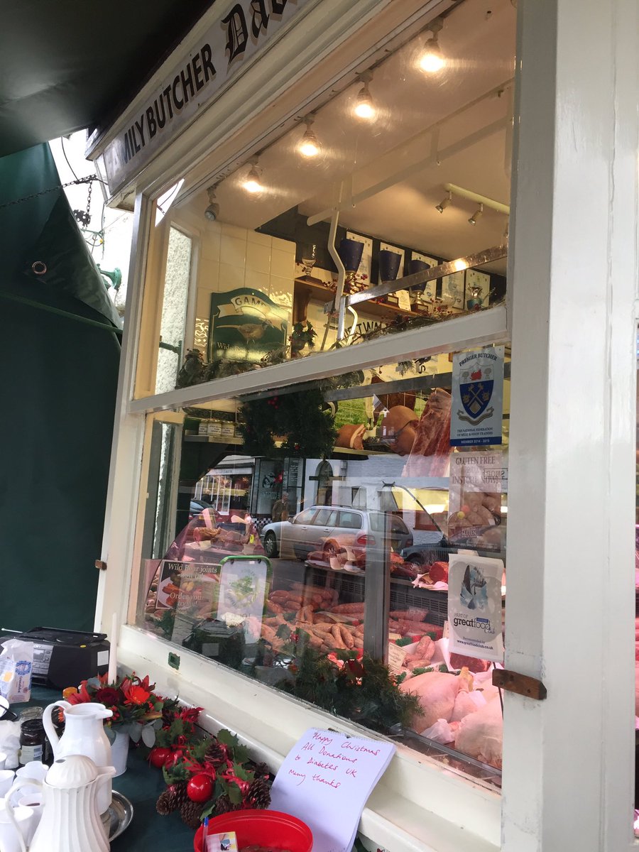 Listing to the Christmas music &amp; queuing for the turkey at <a href="/wallers_butcher/">Wallers The Butchers</a> Ledbury #ledbury #christmas