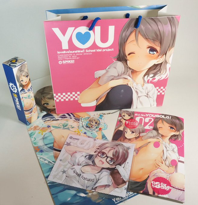 新刊セットのサンプル(折本以外)が色々届いたので写真取ってみました!紙袋&ポスターはマットPP加工です。結構しっかりしてるので他の本やグッズもポイポイ入ると思います https://t.co/4nSlMBvcmW 