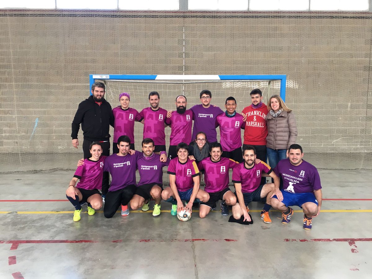 moixiganguers's tweet photo. Avui som al Torneig de Nadal dels @verds a Vilafranca preparant el @torneig2017 de Cornellà. Som-hi selecció! https://t.co/Q95GZziATh