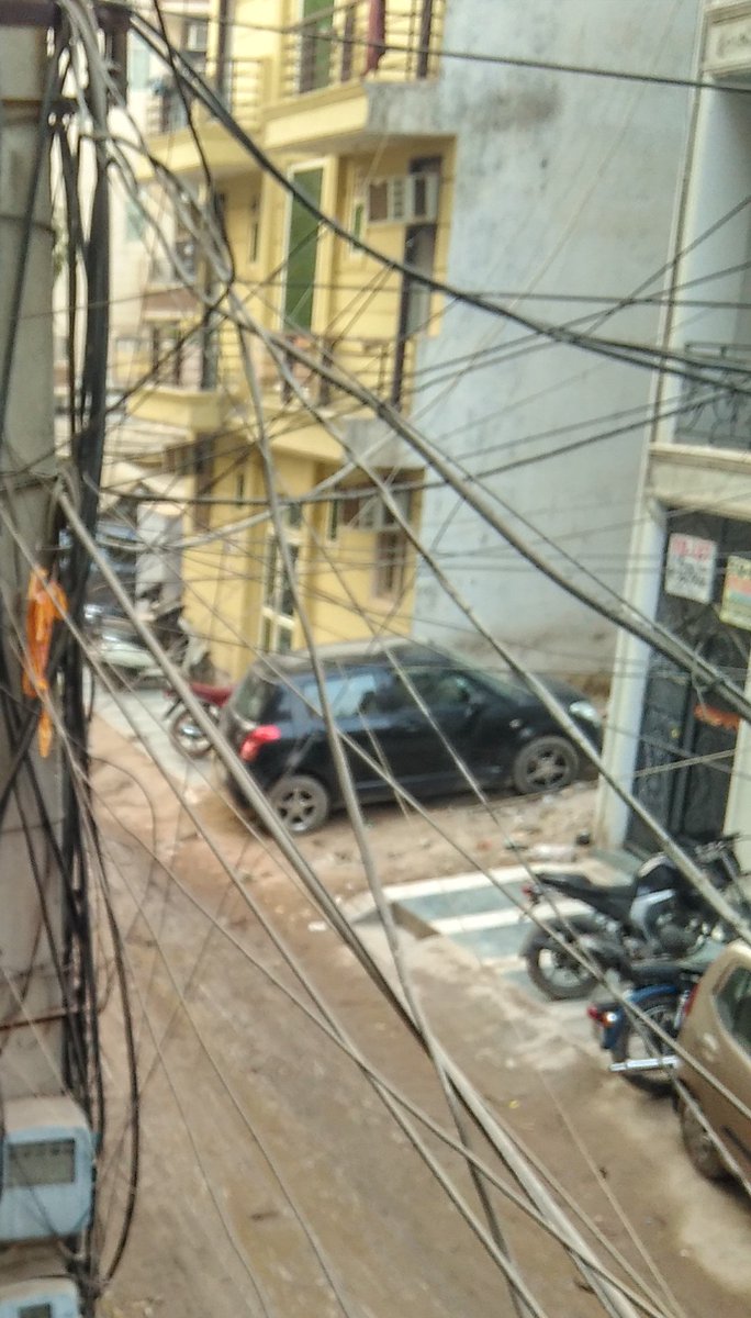 simplyshrey's tweet photo. @TOIGurgaon #CitizenReporter #NoCivicSense #encroachment #NoParking #DLF_Phase3 #U_Block https://t.co/sWqxTN0AYN