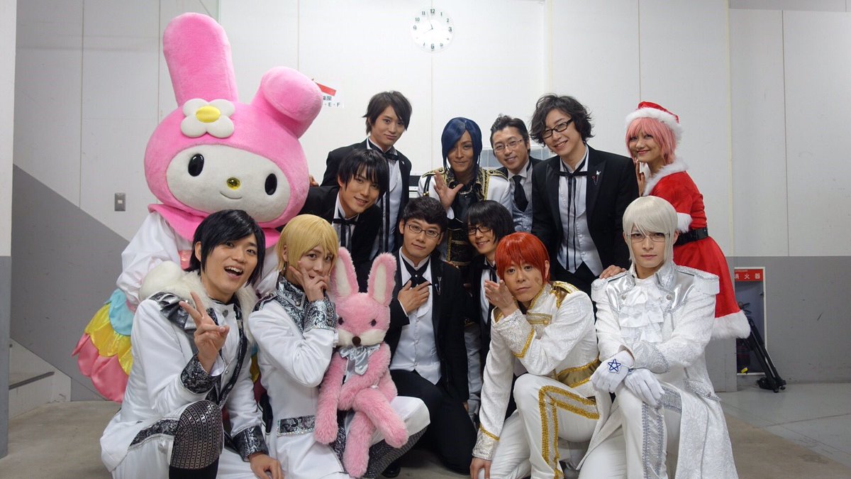 _ARSMAGNA_'s tweet photo. プロム終わったー！
クリスマスイブにこんなイベントが出来て良かった！
素敵な1日になってくれたら嬉しい！
アルスとしては今年最後のLIVEでもあったから楽しく終われて良かったよ！
参加してくれたみんな、ニコ生で参加してくれたみんなありがとう！
メリークリスマス！
アルスマグナ https://t.co/oGvC2gdoQL