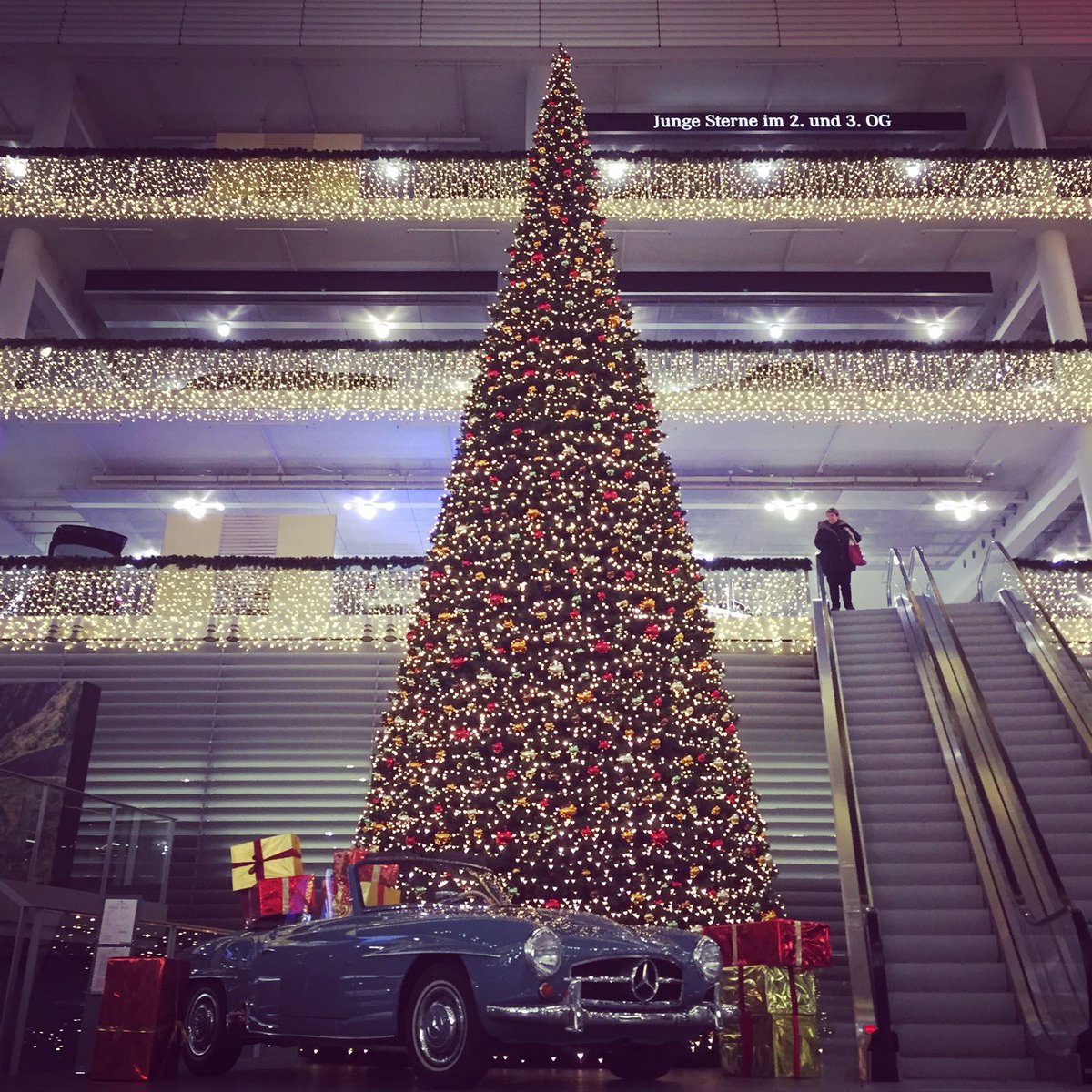 MBMuenchen's tweet image. Wir wünschen euch frohe Weihnachten!