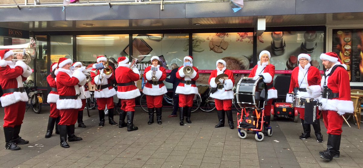 X Brasss in WC #leyenburg #Xmas #denhaag #Kerst2016