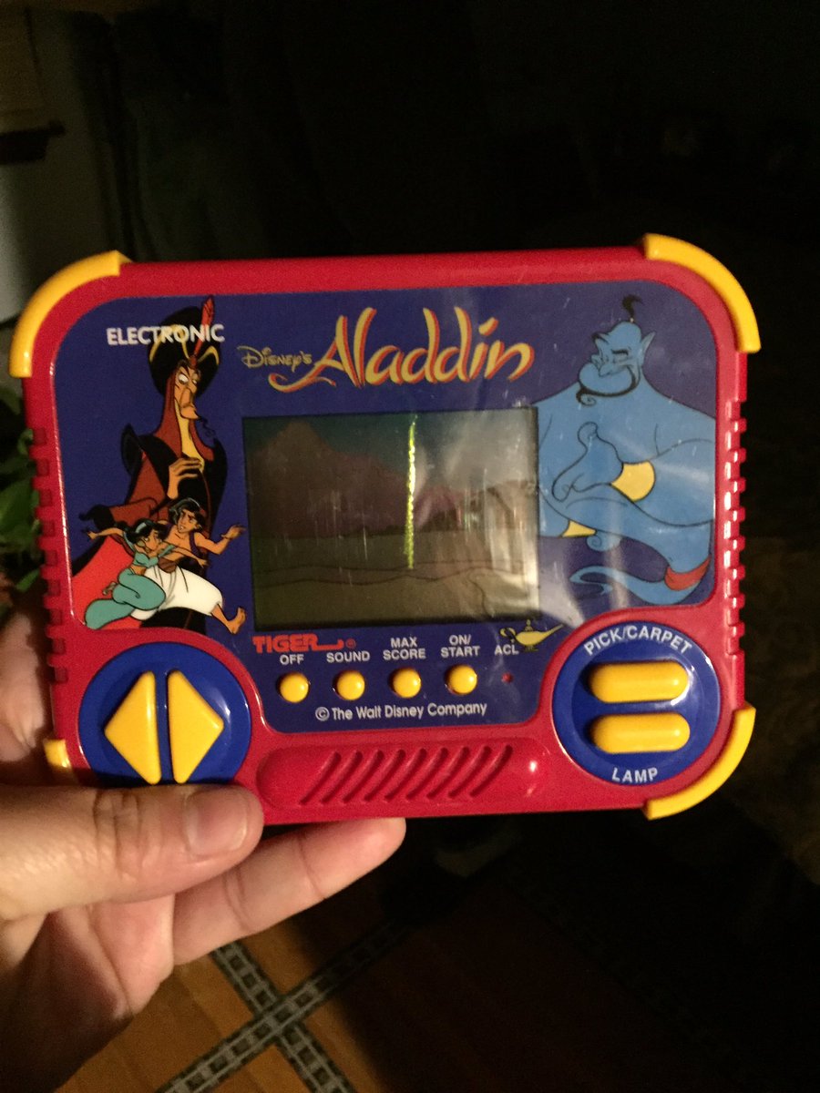 TravelManda4's tweet photo. #homeforchristmas #happy #foundthisgem #90stoys https://t.co/vl2EvNaLg4