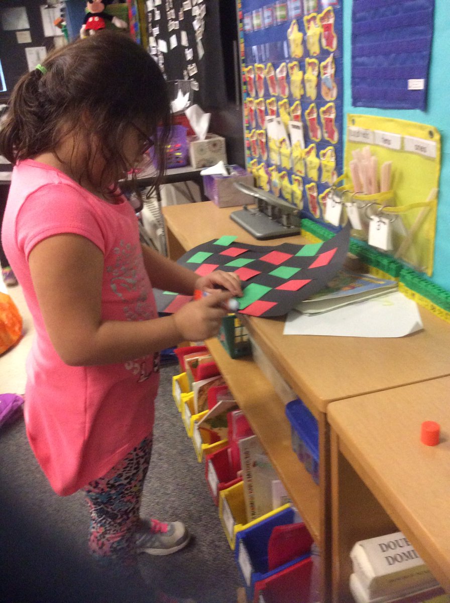 doreenmonahan's tweet photo. Kwaanza celebrations always brings out the best in 1st grade#fraserfamily https://t.co/tYerig9pei