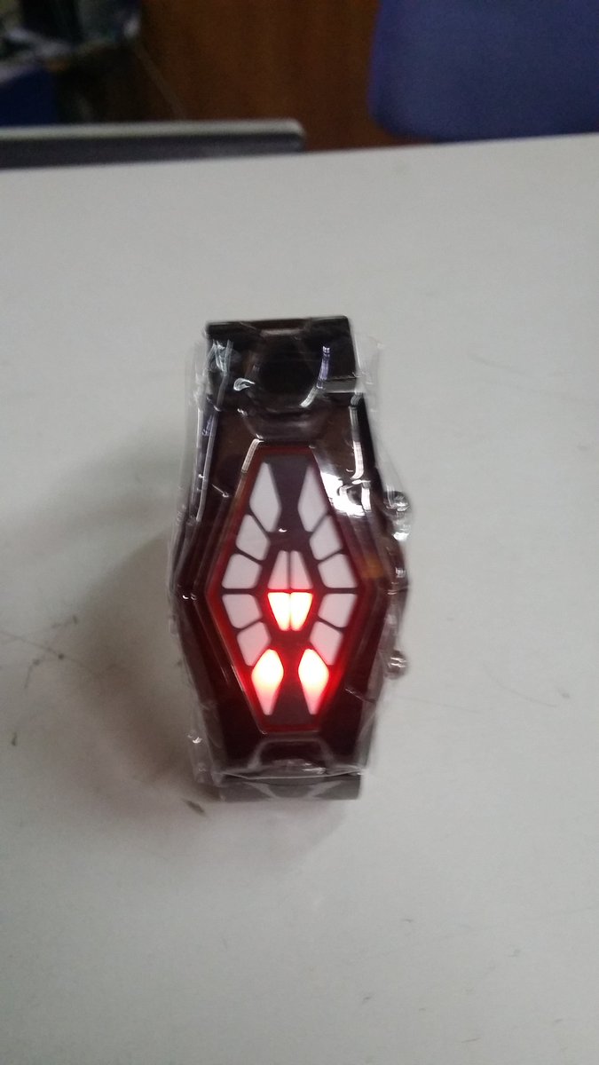 NetlabsTech's tweet photo. En #NetlabsTechnology te ofrecemos un reloj galáctico... el Cylon. A partir de ahora, consultar la hora no va a ser lo mismo... https://t.co/gVz84NCUYV