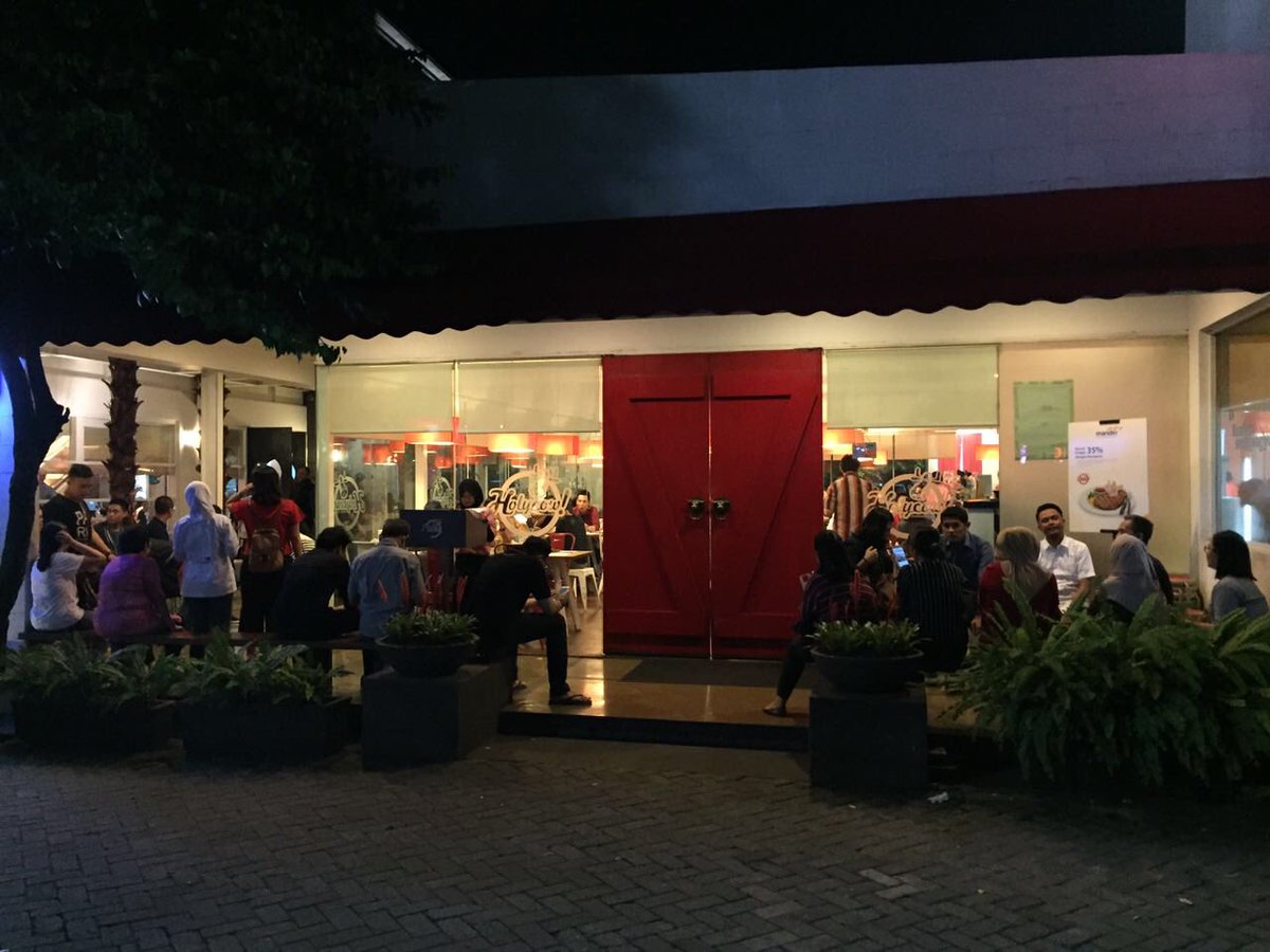 steakholycow's tweet photo. Tonight at #CAMPBonjer 🙏🏼🙏🏼🙏🏼 https://t.co/QnbAhQMZSL