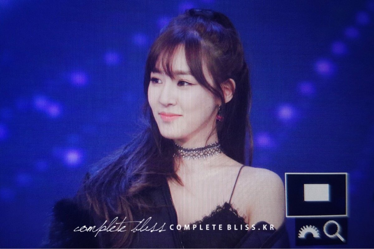 [PIC][24-12-2016]Tiffany tham dự và biểu diễn tại “2016 KBS Entertainment Awards” vào hôm nay C0cV0VfUsAAumgu