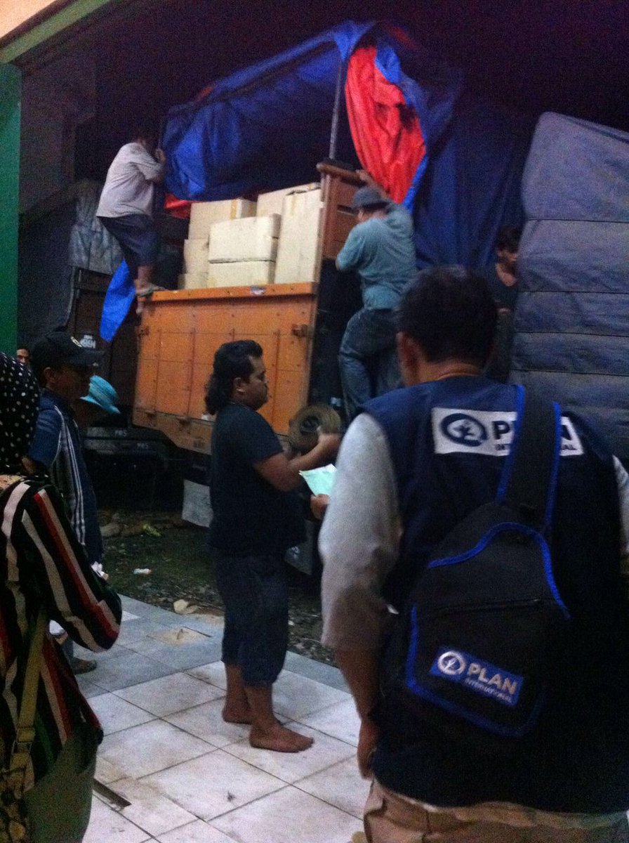 PlanIndonesia's tweet photo. Non food items just arrived in Pidie Jaya.Tommorow those aid will be distributed to 1500 househould in 6 most affected villages. #AcehQuake https://t.co/yPf5EZLa9X