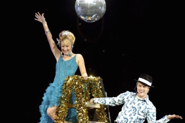 FunnyPicsDepot's tweet photo. Rain drop 

Drop top 

We're gonna bop bop bop 
To the top top https://t.co/eu3x3YcBwW