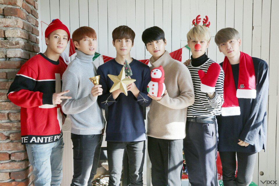 RealVIXX's tweet photo. 나는 로빅이다. 별빛요원들을 위한 #빅스 요원들의 #Happy_VIXXmas 세 번째 선물이 오늘 밤 00시 공개된다. 미리 #크리스마스! https://t.co/mebrcFP3Bm
