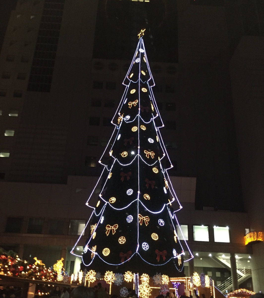 kn_punk's tweet photo. シネリーブル梅田に能年玲奈さんが声優出演した「この世界の片隅に」を観た。（本名やからイイでしょ）
クリスマスでスカイビル行くまで、とんでもない人だかり。映画館も立ち見の大盛況。やっぱり能年ちゃんの表現力は天才や。もっと表舞台で活躍すべきや。
#この世界の片隅に 
#のん https://t.co/b0jeZ5re1n