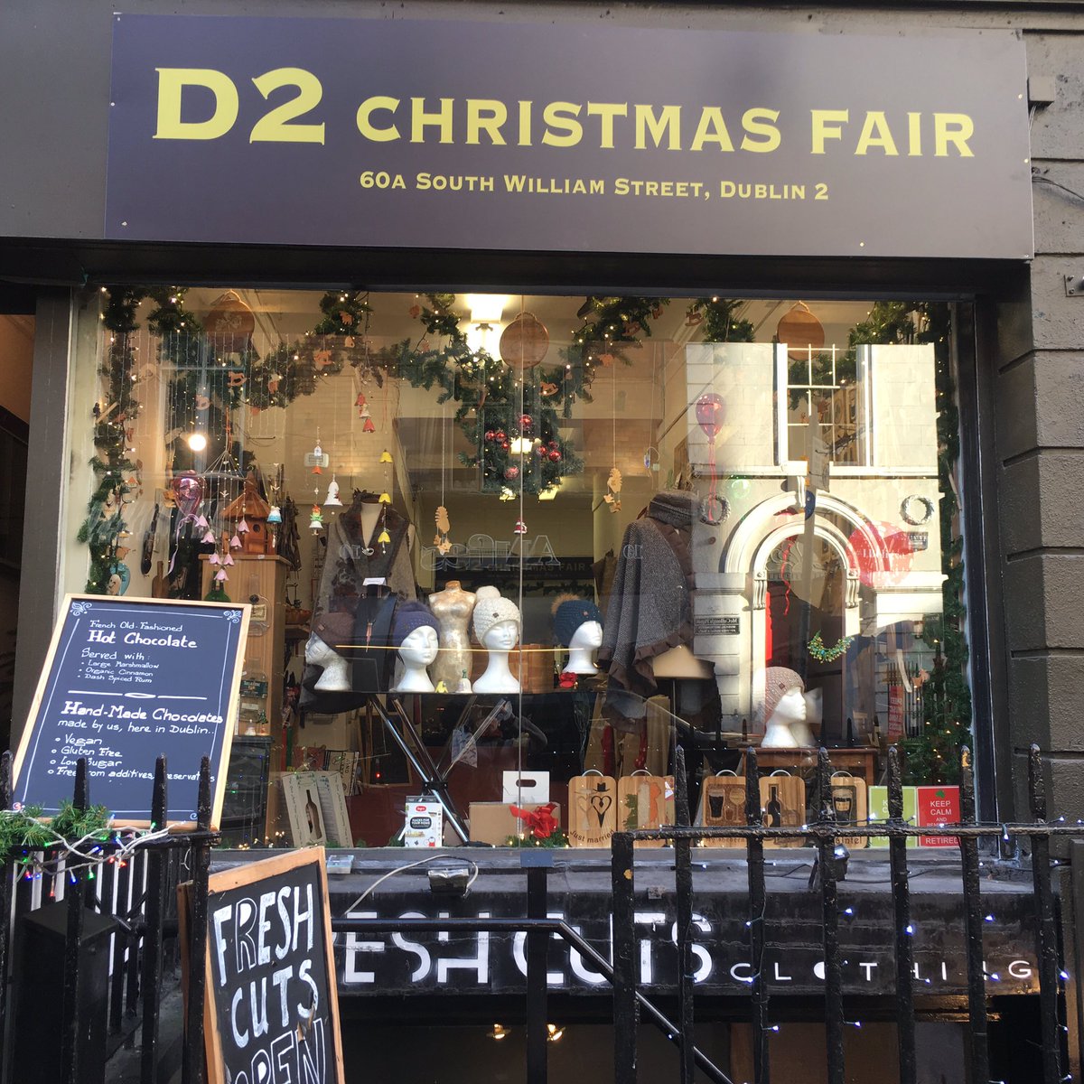 FrenchHotChoc's tweet image. In South William street today, here for you to grab that last little chocolate box #gift