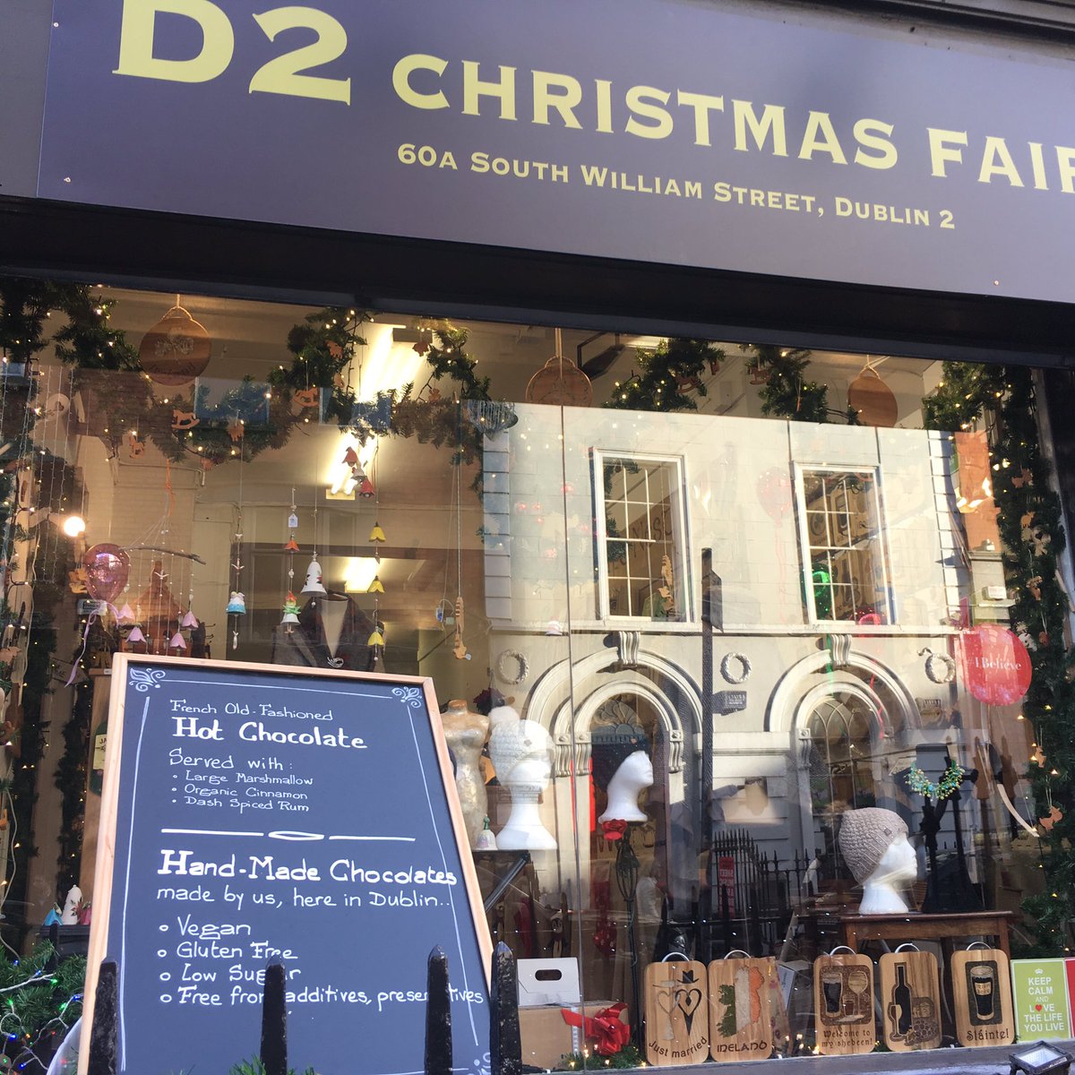 FrenchHotChoc's tweet image. In South William street today, here for you to grab that last little chocolate box #gift