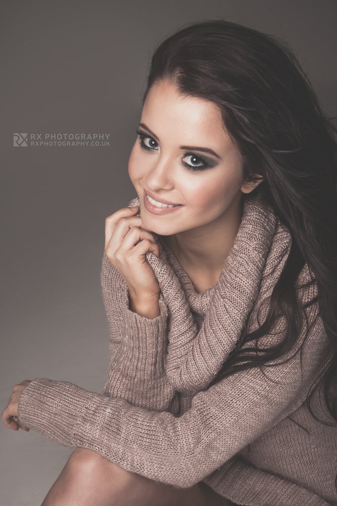 RXPHOTOGRAPHY_'s tweet photo. Happy birthday to the beautiful @BexxpalmerR - wishing you all the best! MUA: FaceFashion #portrait #intimate #headshot #beauty #cardigan https://t.co/6fLTCQo6QI