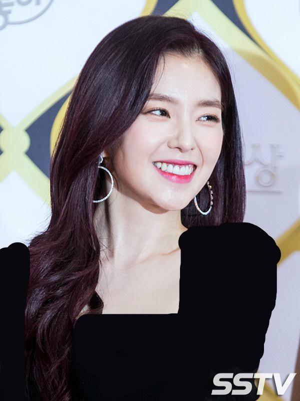 baejuhyunx_'s tweet photo. time to protect my baeby. aha yes youre welcome tlist. no problem #ireneprotectionsquad https://t.co/bykdCWRlYp