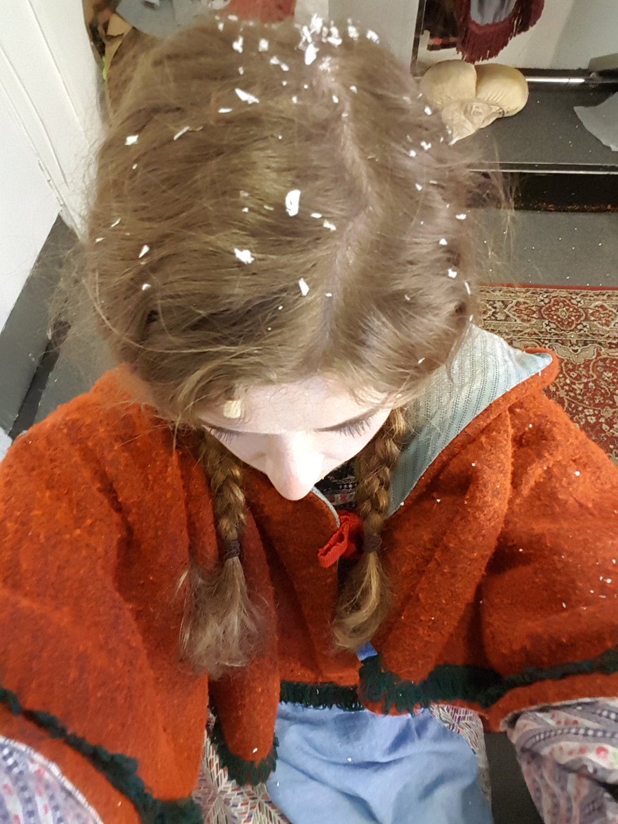 Kishwicka's tweet photo. There snow business like show business. #notdandruff https://t.co/jKk4NX0wOQ