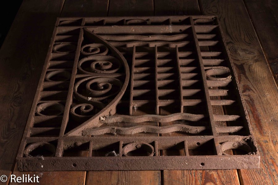 Relikit's tweet image. So much character in this rusty #salvaged fence panel with #spirals. How would you display it? relikit.com/product/antiqu…
#salvage #homedecor