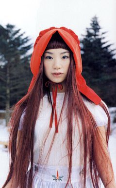 グリム童話の「赤頭巾ちゃん」のイメージでは以前雑誌のH（1999年3月号