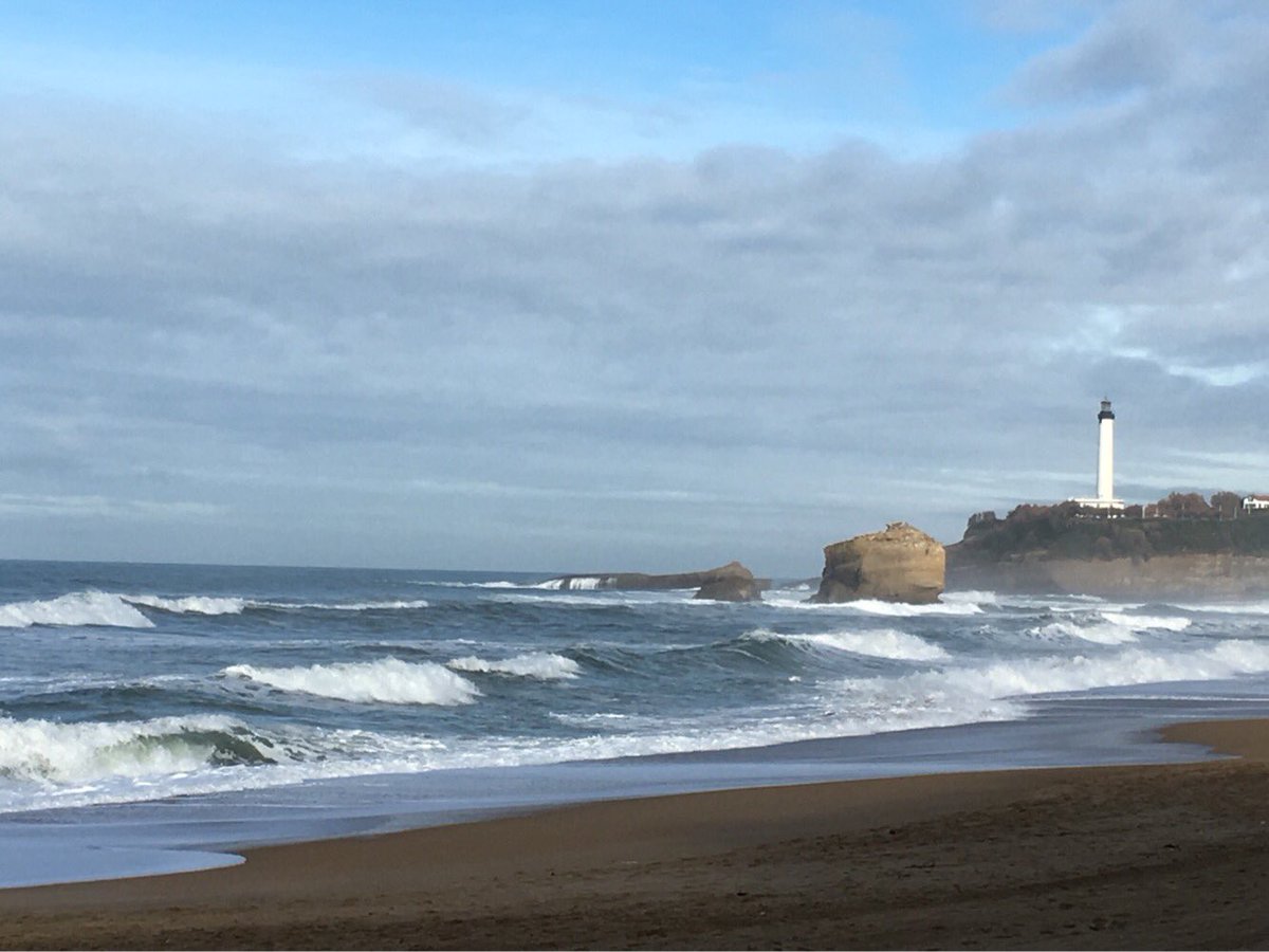 Un joyeux #Noël et de très belles fêtes à tous depuis la côte basque ! 🌊