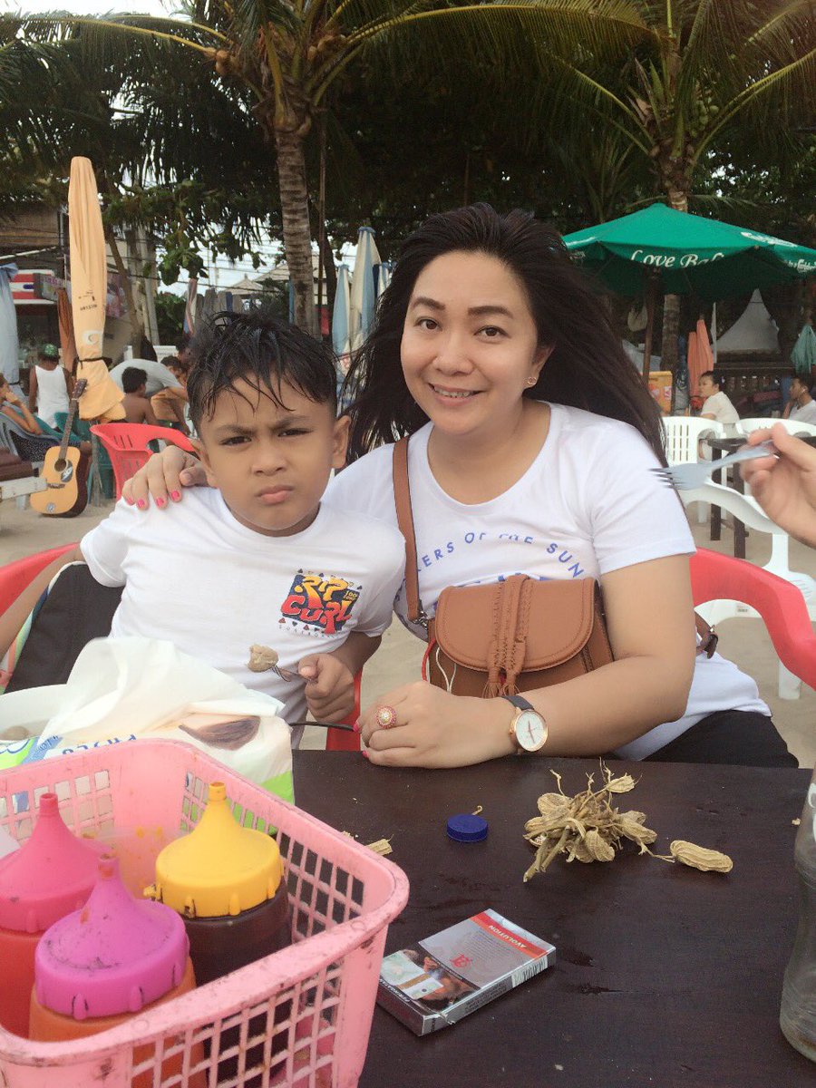 JilsKyla's tweet photo. HeppiHolidey Nak😘😘 https://t.co/XFK7DflK8N