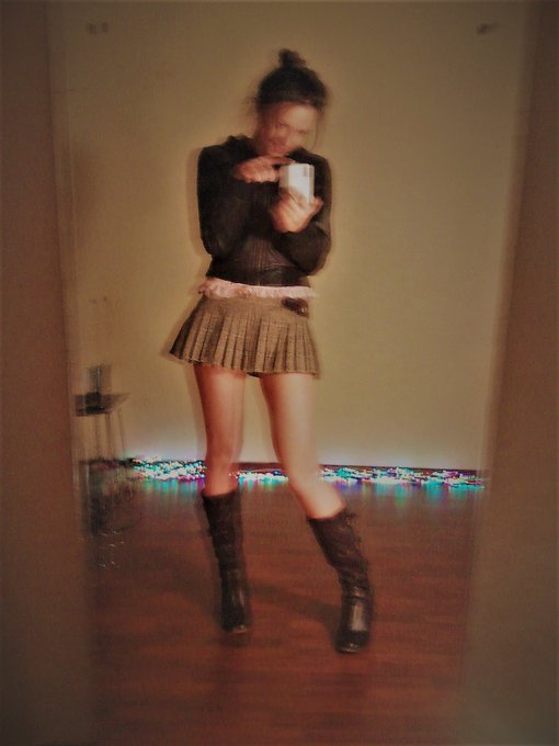 G'evening, guys! Happy Christmas Eve &amp; Merry Christmas!! I wish u Peace to your families &amp; into your<a href="/tag/ibiza"class="tags"><span>#ibiza</span></a>