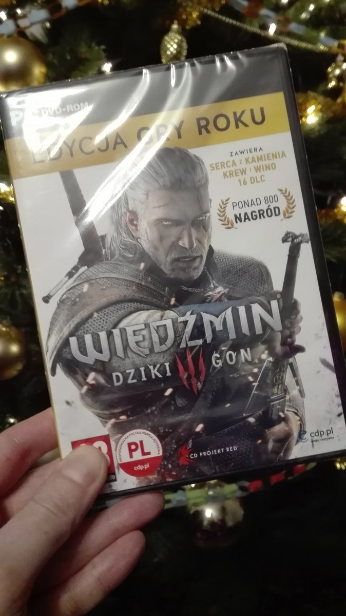 kSzulewa's tweet image. It&apos;s official - my wife loves me ;) #christmas #presentsunderthetree @witchergame #Witcher3 @CDPROJEKTRED