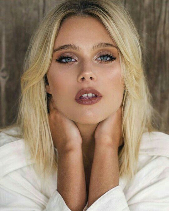 Michelle3522356's tweet photo. Te Admiro mucho @VaLuZenere , eres una gran actriz y buena cantante😚, espero y algún día poder tener la oportunidad de conocerte😘💞, Saludos! https://t.co/Of92nGuFjA