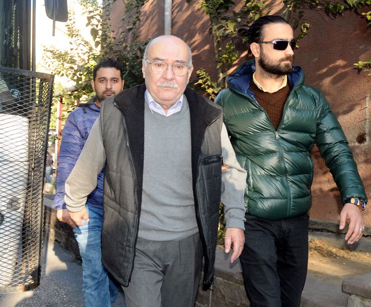 DikenComTr's tweet photo. Cumhuriyet yazarı Aydın Engin’e ölüm tehdidi: Güneşe iyi bak, son görüşün olacak
https://t.co/yXHiiHtVDi https://t.co/wmFBX7QuDO
