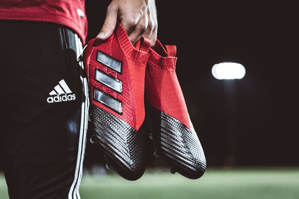 soccerdotcom's tweet photo. A #ChristmasEve Giveaway!

Before 🎅 arrives, we are giving away a pair of #ACE17's! To enter, just follow and RT! Stay tuned for the winner! https://t.co/cJu5P2ef0F