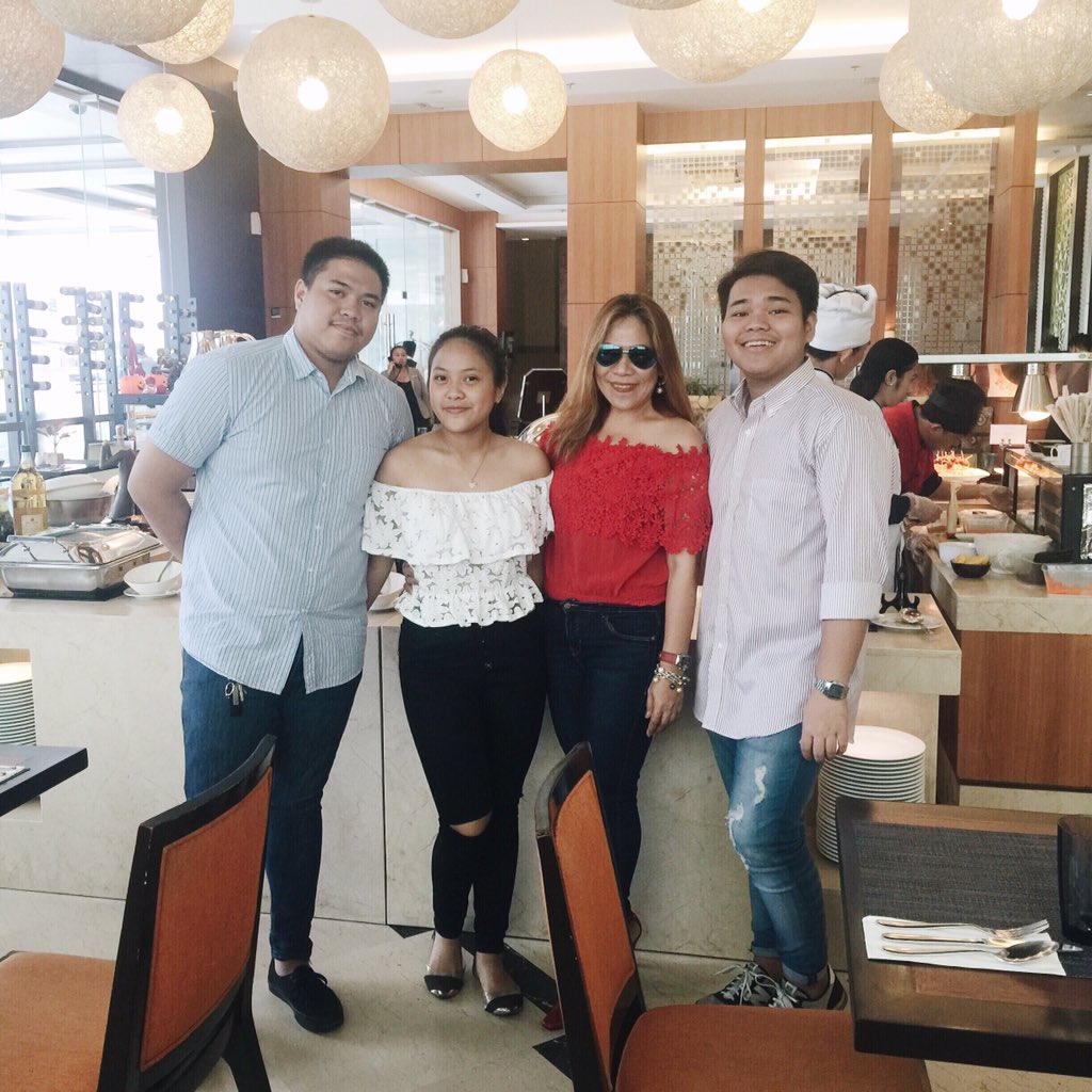 Ramabbu's tweet photo. People who have always been there for me ๐ Merry Christmas to you๐๐
๐ผ #InsertOthers @RoseElaineAbbu @TheTank_13 https://t.co/8x1PmDcdOy