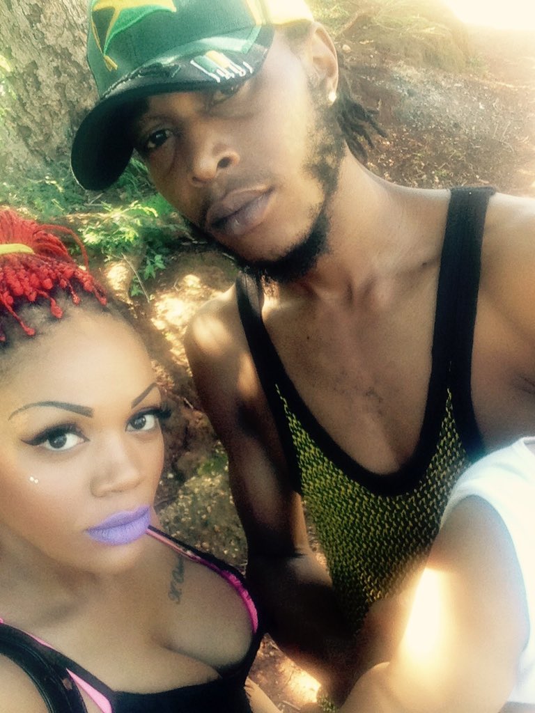 LornaSimpsonX's tweet photo. 😎😘Greetingz from 🇯🇲 https://t.co/rsFWaDfD2k