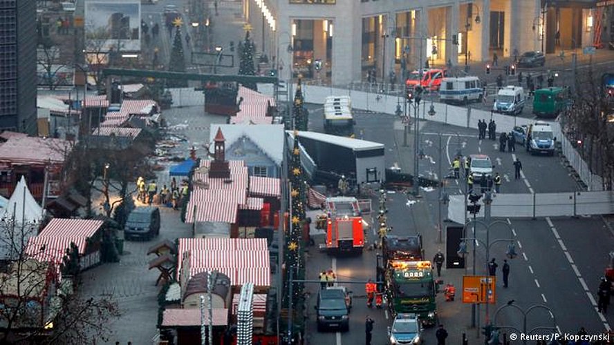 SRAntiFascism's tweet photo. #Generalbundesanwalt
#Staatsanwaltschaft
#PeterFrank ConfirmDeath
#TerrorSuspect #AnisA
AftrShootOutWth #MilanPolice
https://t.co/r7HNl4nwgF https://t.co/aoYivfxXjZ