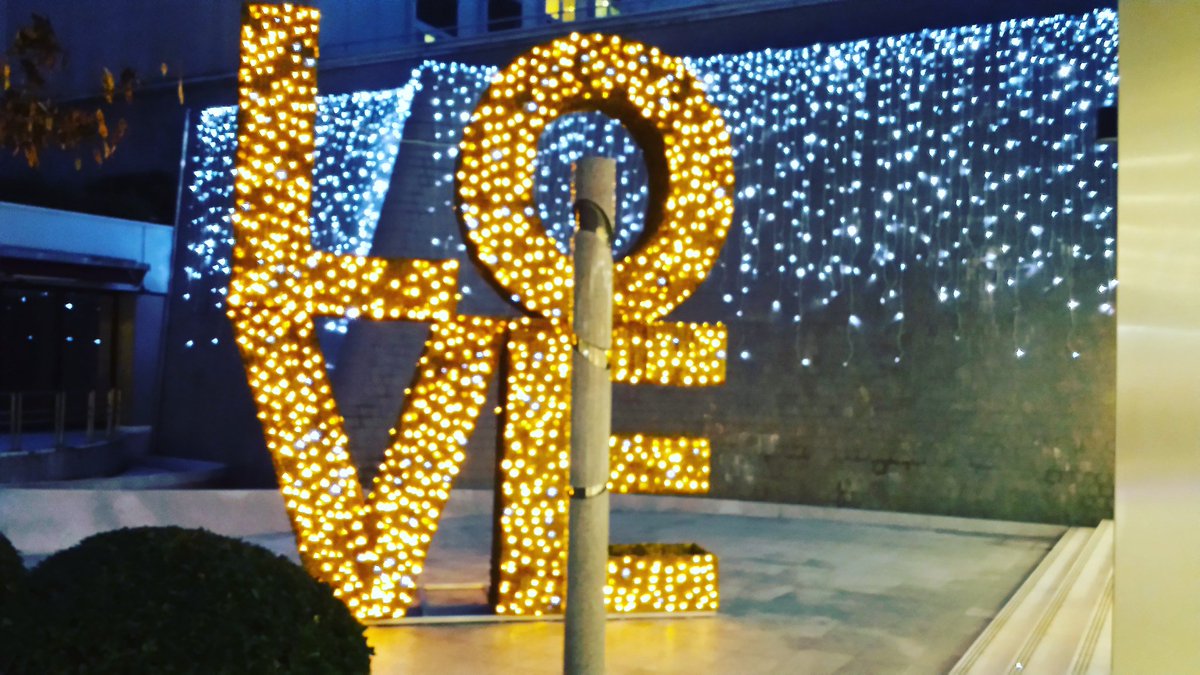 IsabelleMilet's tweet photo. Love for Christmas https://t.co/8Zi1Jxs0wR
