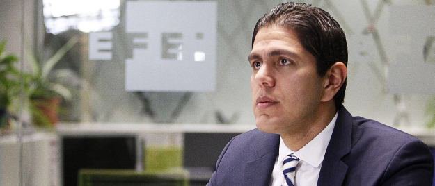 VPCabimas's tweet photo. Opositor Léster Toledo pide presión internacional y ayuda para Venezuela. https://t.co/UoGUQsj8JW https://t.co/G6RnzeY8kM