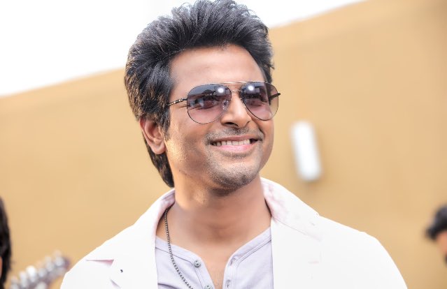 itzMersalsiva's tweet photo. @VavvetiUsha say something about #sivkarthikeyan ???? ❤ #AskUsh https://t.co/FocJlmCr2i
