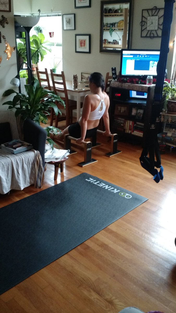 muscular_health's tweet photo. Don't need much space to get a good #workout at home! #paralletes #squats #suspensiontraining #hiphinges #ChristmasEve https://t.co/dAT3Kw7KjQ