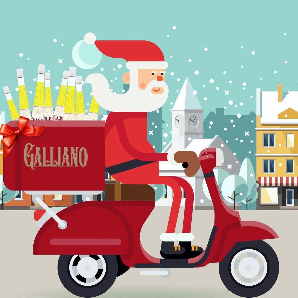 Salute from our #Santa on a festive red <a href="/Vespa/">Elliaschristian</a>! On his way across the world loaded with jolly #Galliano cocktails ✨✨✨
#merrychristmas