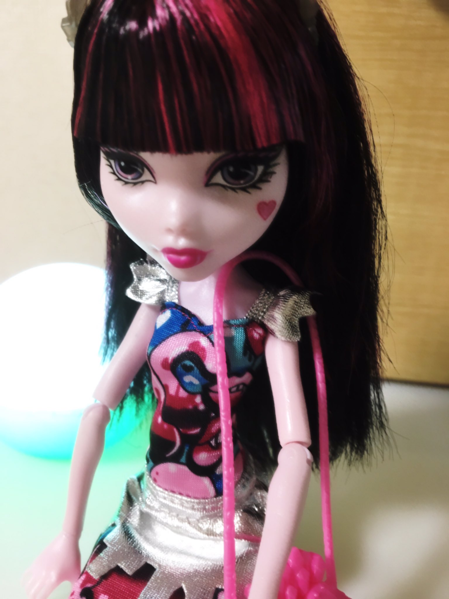 その日暮らし洋品店 ふじおか 長女英検合格したので 欲しがってたモンスターハイの人形をプレゼントしました 海外輸入品だから 髪の毛のベタベタ感がヤバイ 何度もシャンプーしてみたけど ギスギスベタベタ モンスターハイは11年に日本でも