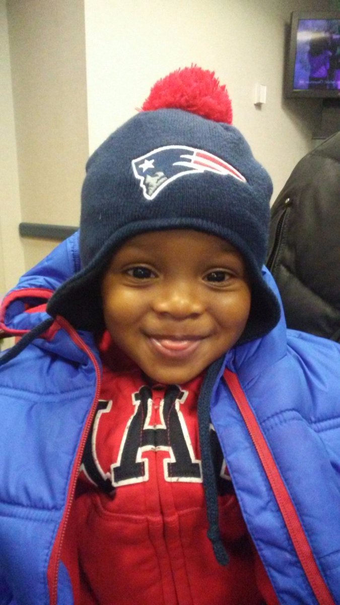 JustMzKia's tweet photo. In Brady We Trust! Game time! #gopats #Patriots #PatriotsNation #TomBrady #MalcolmButler #GilletteStadium #Blount #ChristmasEve https://t.co/hvJL1XLGzu