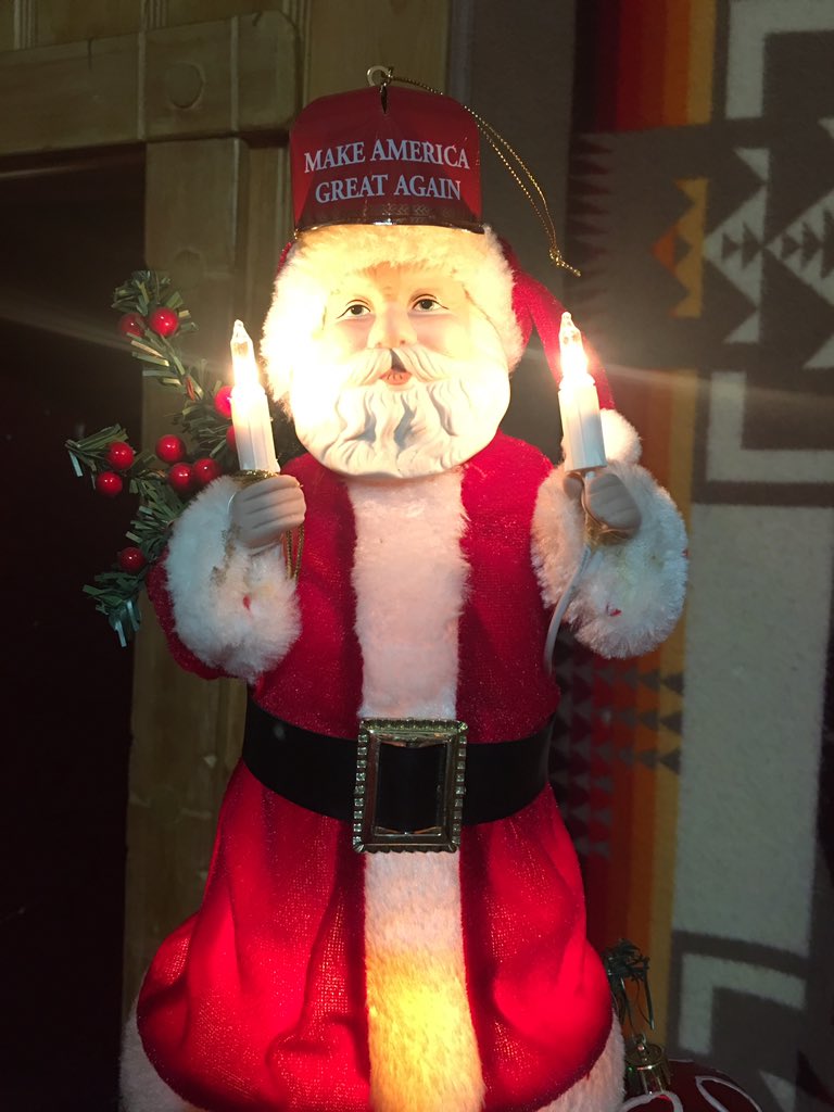 kylu90026's tweet photo. @IngrahamAngle #TrumpClaus https://t.co/rFwwsZ5UAK
