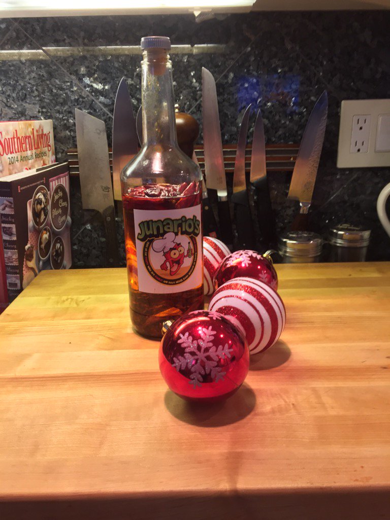 JunarioS's tweet photo. #merrychristmas #junarios #HolidayTravel #HolidaysAreComing #ChristmasEve #Foodie #santa https://t.co/tH18K75Slm